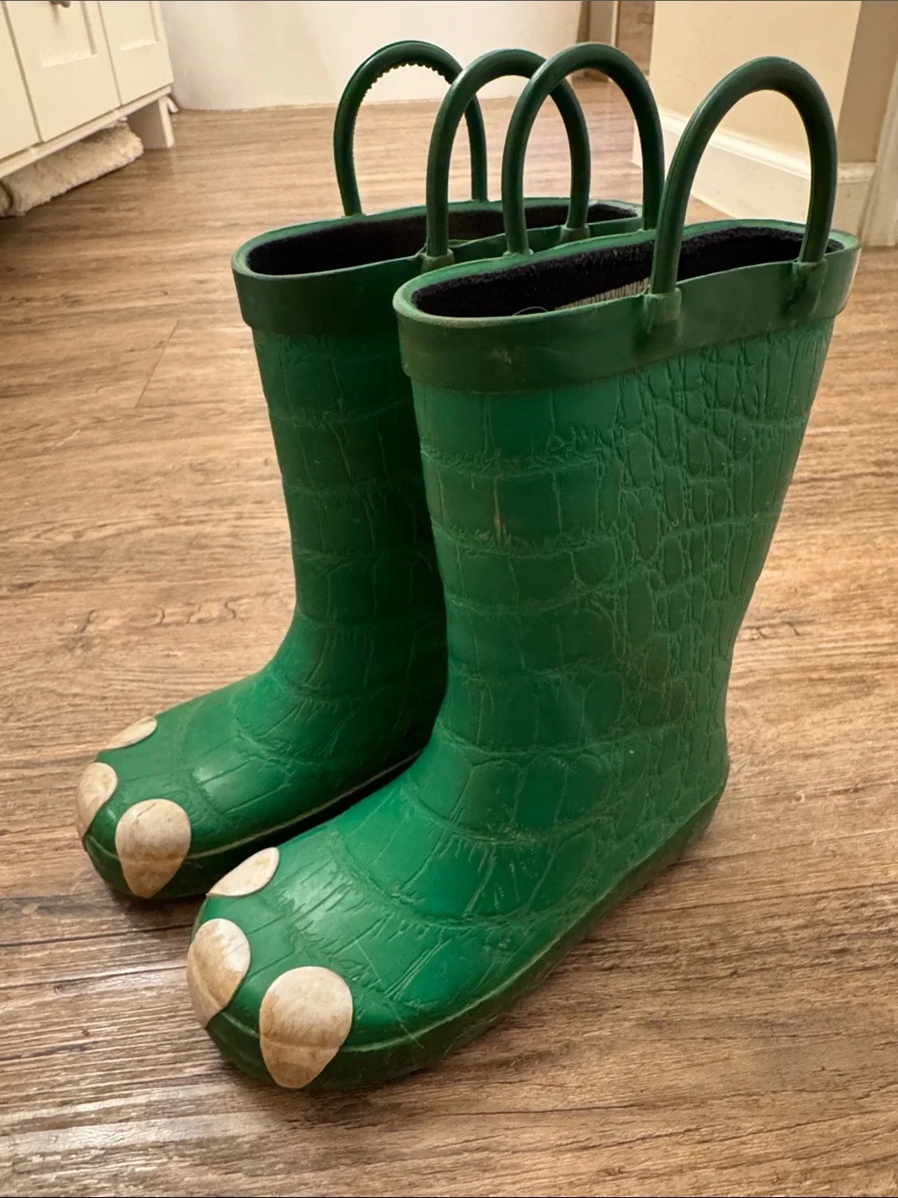 Kids Green Dinosaur-Style Rain Boots with Paw-Toe Detail